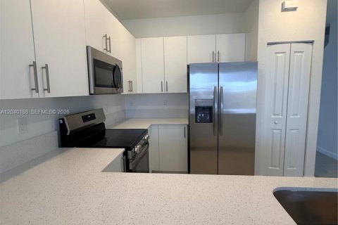Touwnhouse à louer à Florida City, Floride: 3 chambres, 131.36 m2 № 2086429 - photo 13
