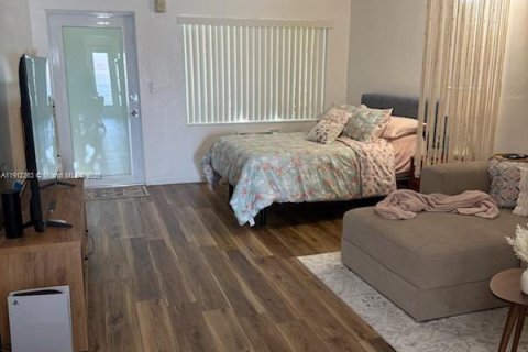 Condo in Miami Beach, Florida  № 1968262 - photo 6