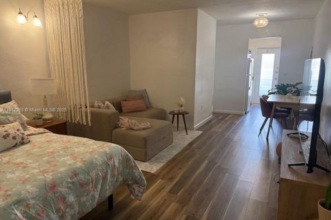 Condo in Miami Beach, Florida  № 1968262 - photo 5