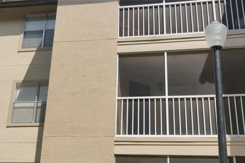 Condominio en venta en Altamonte Springs, Florida, 2 dormitorios, 94.67 m2 № 1640650 - foto 2
