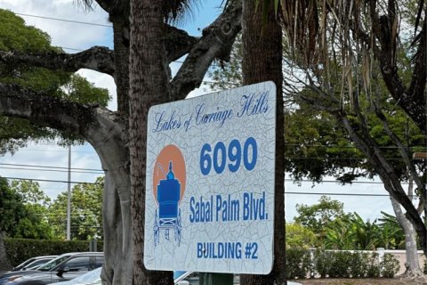 Condo in Tamarac, Florida, 2 bedrooms  № 1697048 - photo 2