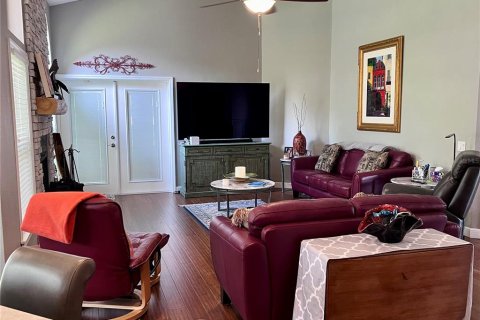 House in Winter Haven, Florida 3 bedrooms, 162.02 sq.m. № 1685095 - photo 9