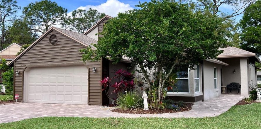 House in Winter Haven, Florida 3 bedrooms, 162.02 sq.m. № 1685095