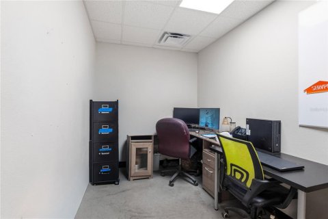 Immobilier commercial à louer à Tavares, Floride: 594.57 m2 № 2233753 - photo 17
