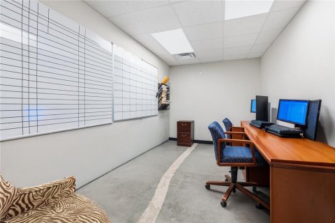 Immobilier commercial à louer à Tavares, Floride: 594.57 m2 № 2233753 - photo 15