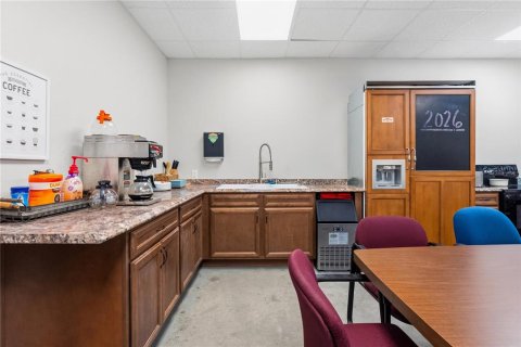 Immobilier commercial à louer à Tavares, Floride: 594.57 m2 № 2233753 - photo 24