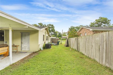 Casa en venta en Fruitland Park, Florida, 4 dormitorios, 174.75 m2 № 1894345 - foto 14