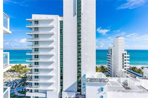 Condo in Miami Beach, Florida, 1 bedroom  № 2082307 - photo 16