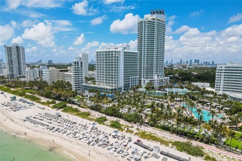 Condo in Miami Beach, Florida, 1 bedroom  № 2082307 - photo 15