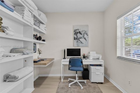 Купить виллу или дом в Майами, Флорида 3 спальни, 140.47м2, № 2068947 - фото 6