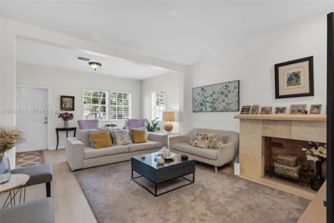 Купить виллу или дом в Майами, Флорида 3 спальни, 140.47м2, № 2068947 - фото 4