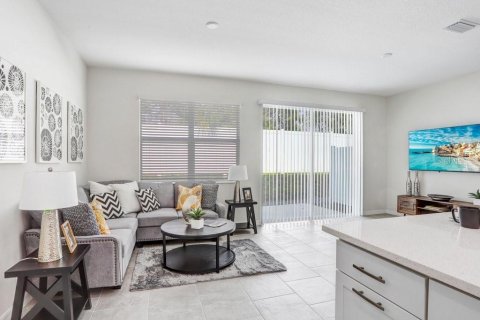 Adosado en venta en Seffner, Florida, 3 dormitorios, 163.14 m2 № 1909570 - foto 7