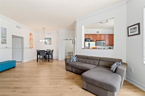 Condo in Aventura, Florida, 2 bedrooms  № 1922546 - photo 11