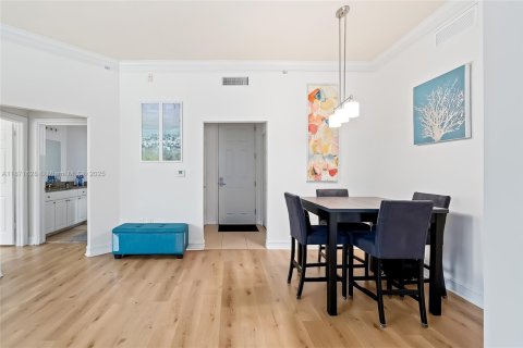 Condo in Aventura, Florida, 2 bedrooms  № 1922546 - photo 12