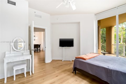 Condo in Aventura, Florida, 2 bedrooms  № 1922546 - photo 25