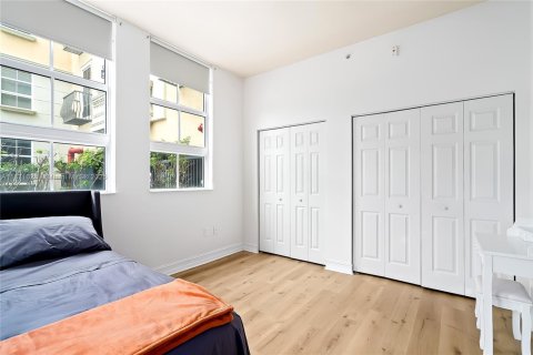 Condo in Aventura, Florida, 2 bedrooms  № 1922546 - photo 23