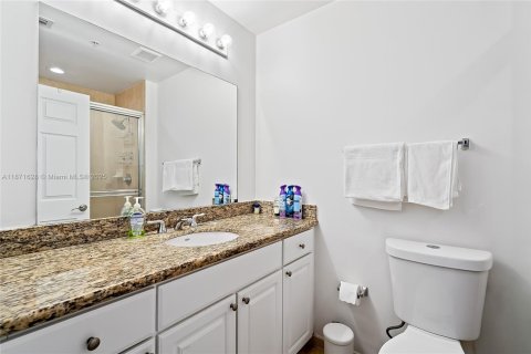 Condo in Aventura, Florida, 2 bedrooms  № 1922546 - photo 26