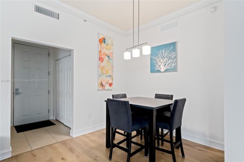 Condo in Aventura, Florida, 2 bedrooms  № 1922546 - photo 7