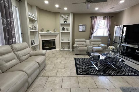 Casa en alquiler en Riverview, Florida, 4 dormitorios, 225.2 m2 № 1918587 - foto 4