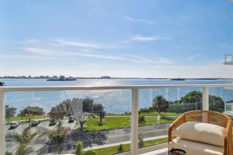 Condominio en venta en Clearwater, Florida, 2 dormitorios, 169.08 m2 № 2348236 - foto 3