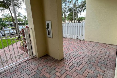 Copropriété à vendre à Doral, Floride: 3 chambres, 158.86 m2 № 1709938 - photo 2