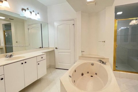 Copropriété à vendre à Doral, Floride: 3 chambres, 158.86 m2 № 1709938 - photo 23