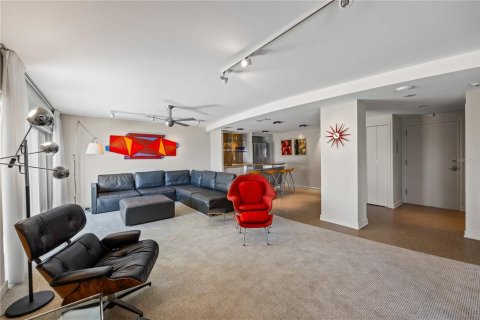 Condo in Tampa, Florida, 2 bedrooms  № 1885225 - photo 10