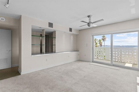Condo in Tampa, Florida, 2 bedrooms  № 1885225 - photo 15
