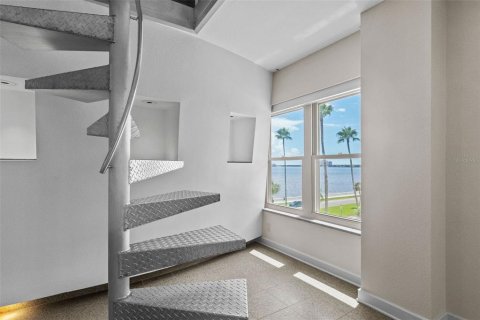 Condo in Tampa, Florida, 2 bedrooms  № 1885225 - photo 5