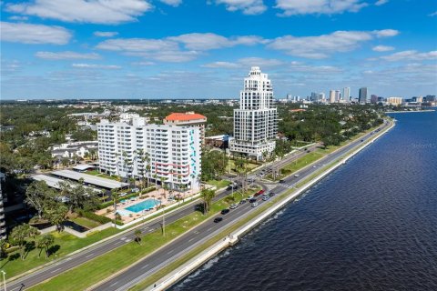 Condo in Tampa, Florida, 2 bedrooms  № 1885225 - photo 1