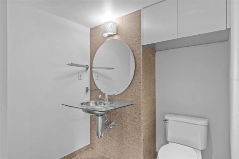 Condo in Tampa, Florida, 2 bedrooms  № 1885225 - photo 18