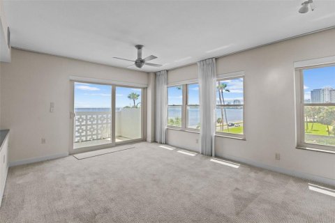 Condo in Tampa, Florida, 2 bedrooms  № 1885225 - photo 14