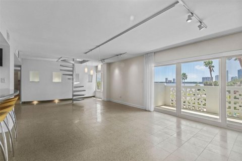 Condo in Tampa, Florida, 2 bedrooms  № 1885225 - photo 13