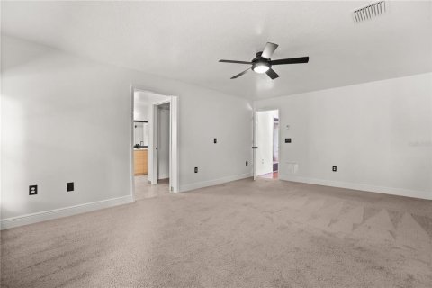 Villa ou maison à vendre à Deltona, Floride: 3 chambres, 174.93 m2 № 2391707 - photo 18