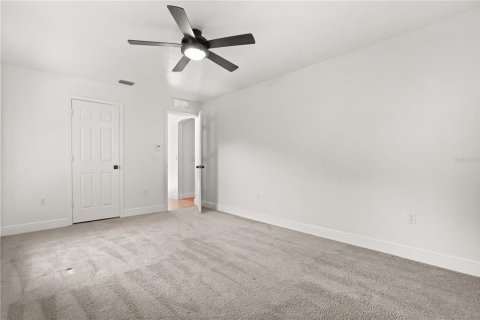 Villa ou maison à vendre à Deltona, Floride: 3 chambres, 174.93 m2 № 2391707 - photo 15