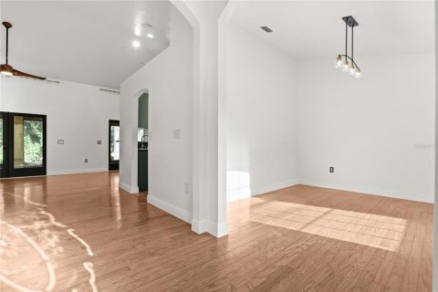Villa ou maison à vendre à Deltona, Floride: 3 chambres, 174.93 m2 № 2391707 - photo 2