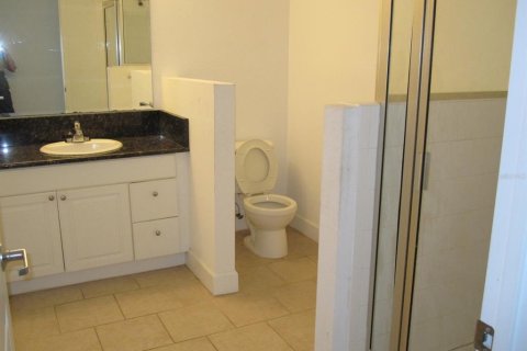 House in Kissimmee, Florida 3 bedrooms, 140.47 sq.m. № 2207105 - photo 10
