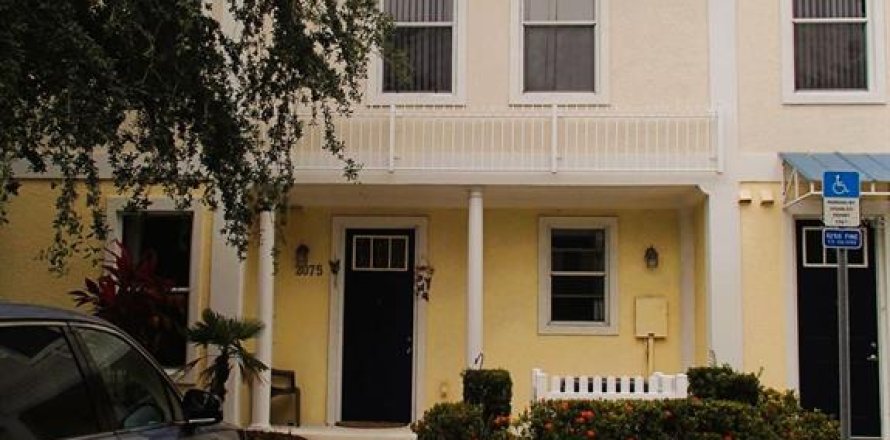 House in Kissimmee, Florida 3 bedrooms, 140.47 sq.m. № 2207105