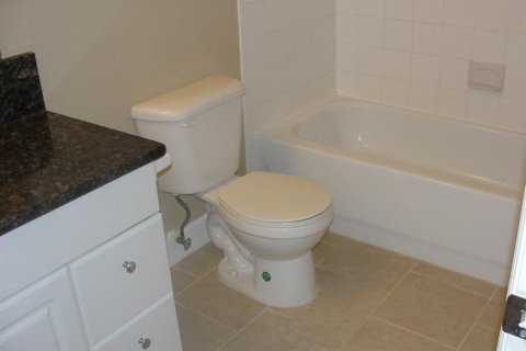 House in Kissimmee, Florida 3 bedrooms, 140.47 sq.m. № 2207105 - photo 5