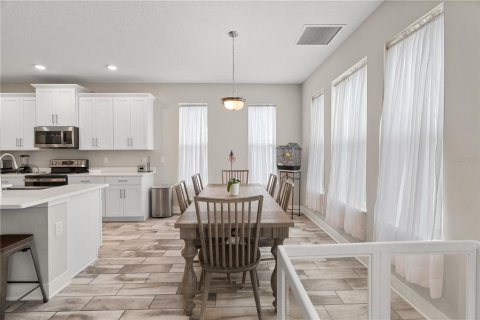 House in Lakeland, Florida 4 bedrooms, 280.56 sq.m. № 2286977 - photo 14