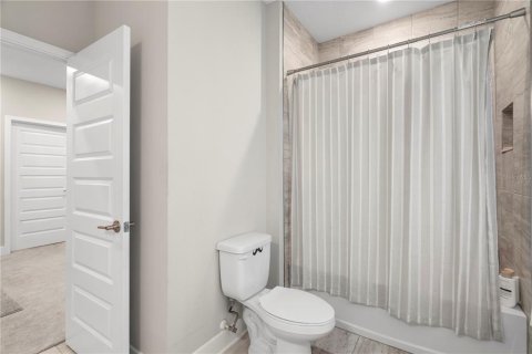 House in Lakeland, Florida 4 bedrooms, 280.56 sq.m. № 2286977 - photo 30