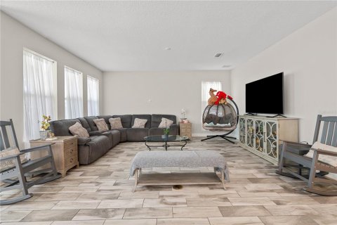 House in Lakeland, Florida 4 bedrooms, 280.56 sq.m. № 2286977 - photo 16