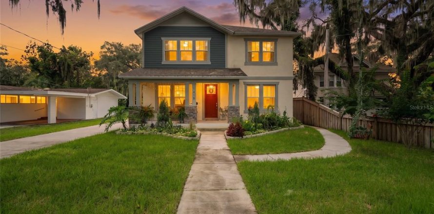 House in Lakeland, Florida 4 bedrooms, 280.56 sq.m. № 2286977