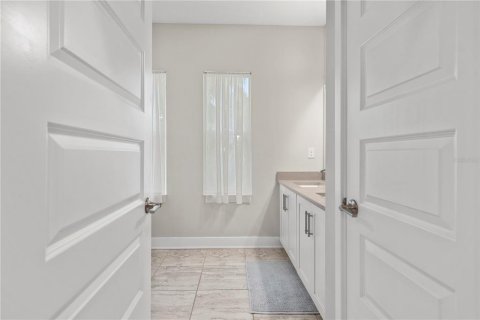 House in Lakeland, Florida 4 bedrooms, 280.56 sq.m. № 2286977 - photo 28