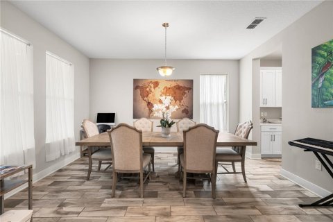 House in Lakeland, Florida 4 bedrooms, 280.56 sq.m. № 2286977 - photo 7