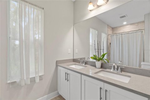 House in Lakeland, Florida 4 bedrooms, 280.56 sq.m. № 2286977 - photo 29