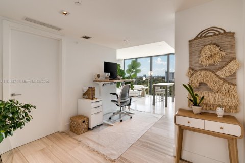 Condominio en venta en Miami, Florida, 1 dormitorio, 69.49 m2 № 1936574 - foto 14