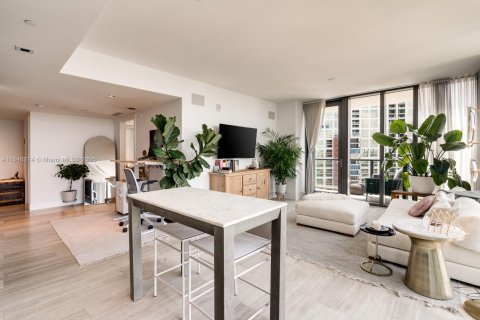 Condominio en venta en Miami, Florida, 1 dormitorio, 69.49 m2 № 1936574 - foto 6