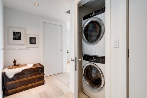 Condominio en venta en Miami, Florida, 1 dormitorio, 69.49 m2 № 1936574 - foto 21