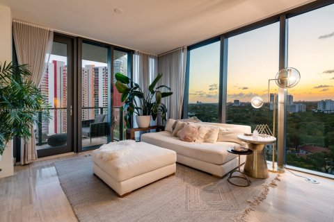 Condominio en venta en Miami, Florida, 1 dormitorio, 69.49 m2 № 1936574 - foto 2